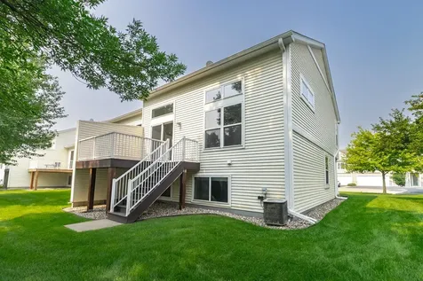 10642 Pond Curve Woodbury MN 55129