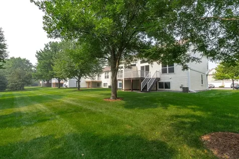 10642 Pond Curve Woodbury MN 55129