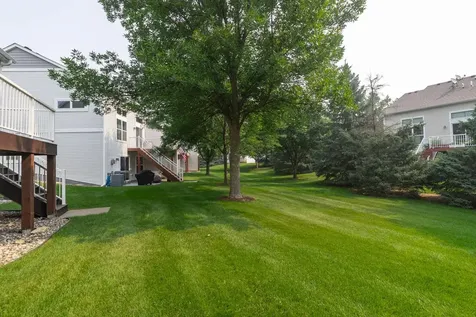 10642 Pond Curve Woodbury MN 55129