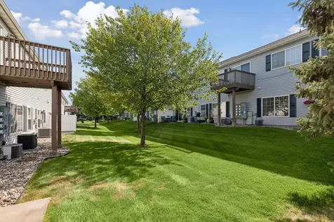 1336 Yorkshire Lane Shakopee MN 55379