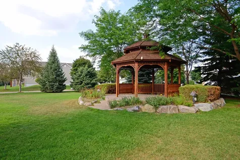 1336 Yorkshire Lane Shakopee MN 55379