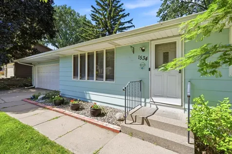 1534 17th Street NW New Brighton MN 55112