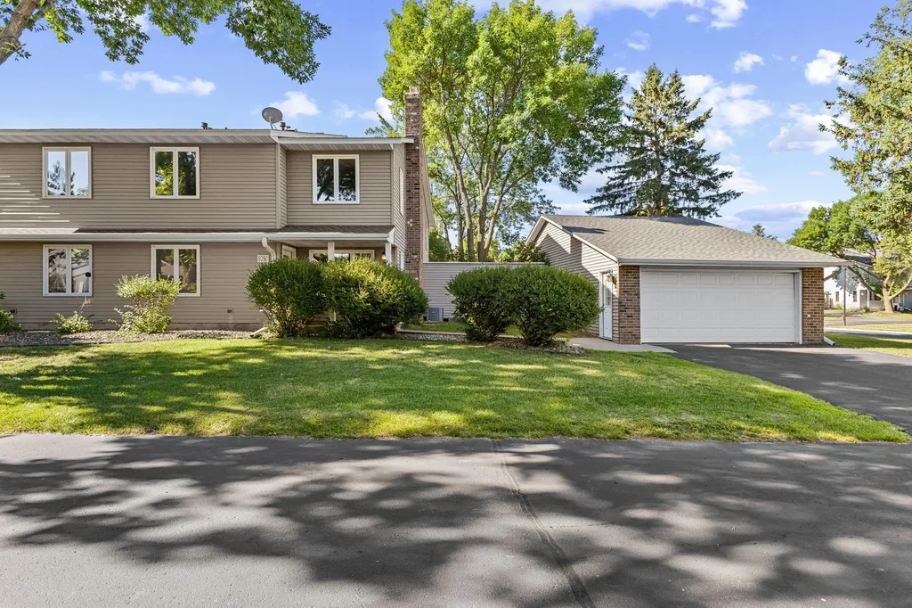 9390 Ranchview Lane N Maple Grove MN 55369