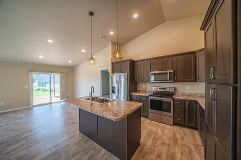 1877 Longview Drive Detroit Lakes MN 56501