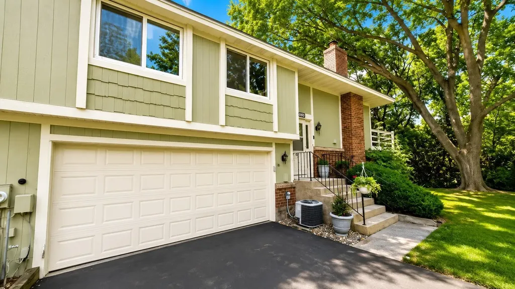6869 Macbeth Court Woodbury MN 55125