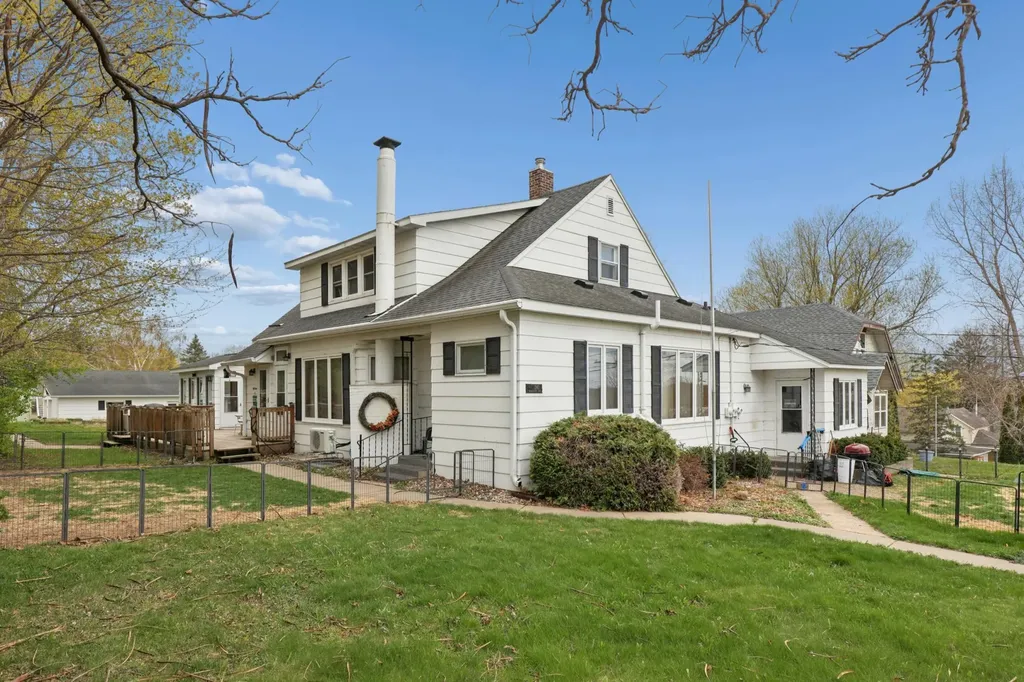 240 Washington Street Holdingford MN 56340