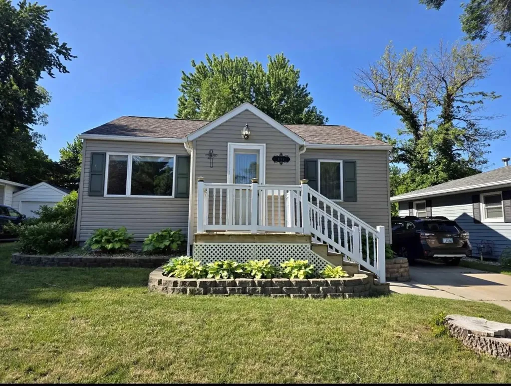 117 W Maple Street Marshall MN 56258