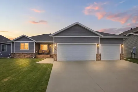 219 6th Street E Horace ND 58047