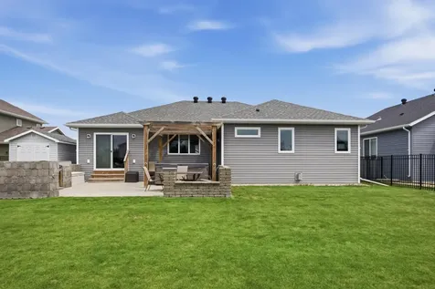 219 6th Street E Horace ND 58047