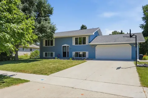 2832 Westgate Drive S Fargo ND 58103