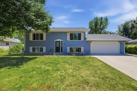 2832 Westgate Drive S Fargo ND 58103