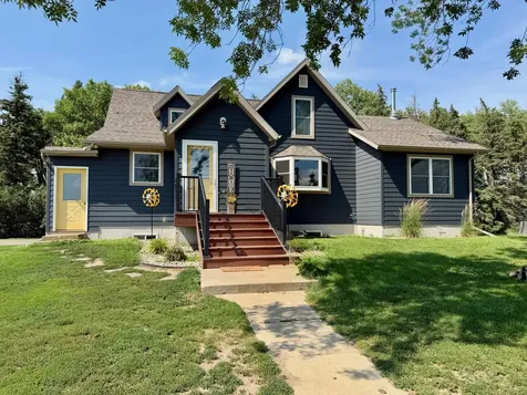 319 & 311 60th Avenue Pipestone MN 56164