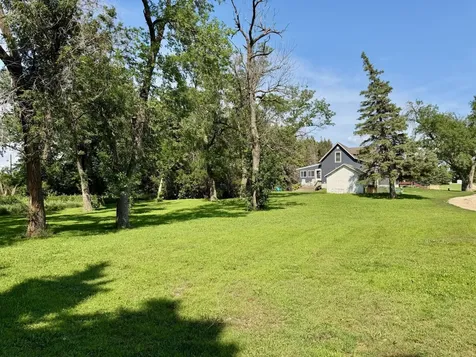 319 & 311 60th Avenue Pipestone MN 56164
