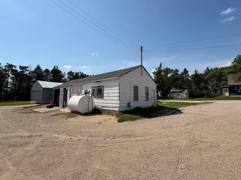 319 & 311 60th Avenue Pipestone MN 56164
