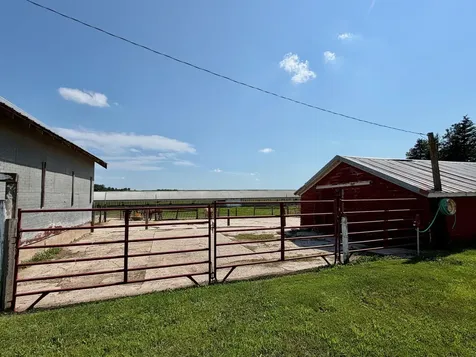 319 & 311 60th Avenue Pipestone MN 56164