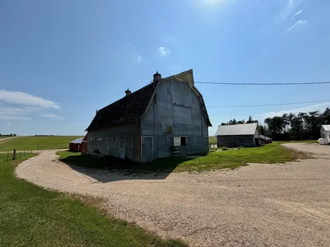 319 & 311 60th Avenue Pipestone MN 56164