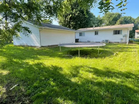 513 8th Avenue NW Waseca MN 56093