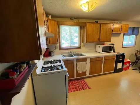 513 8th Avenue NW Waseca MN 56093