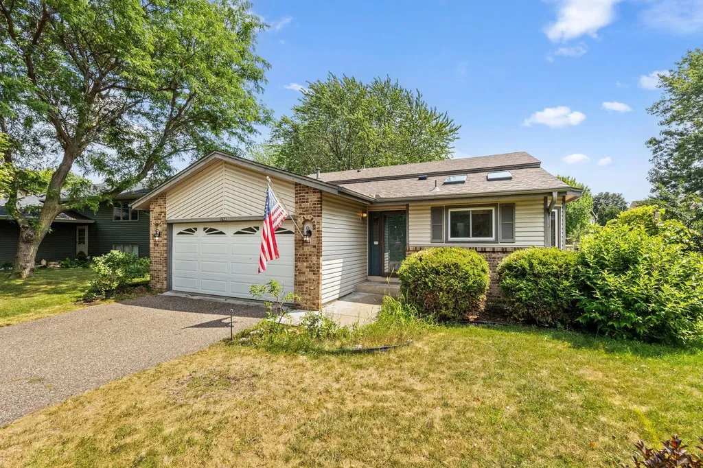 8064 Lower 147th Street W Apple Valley MN 55124