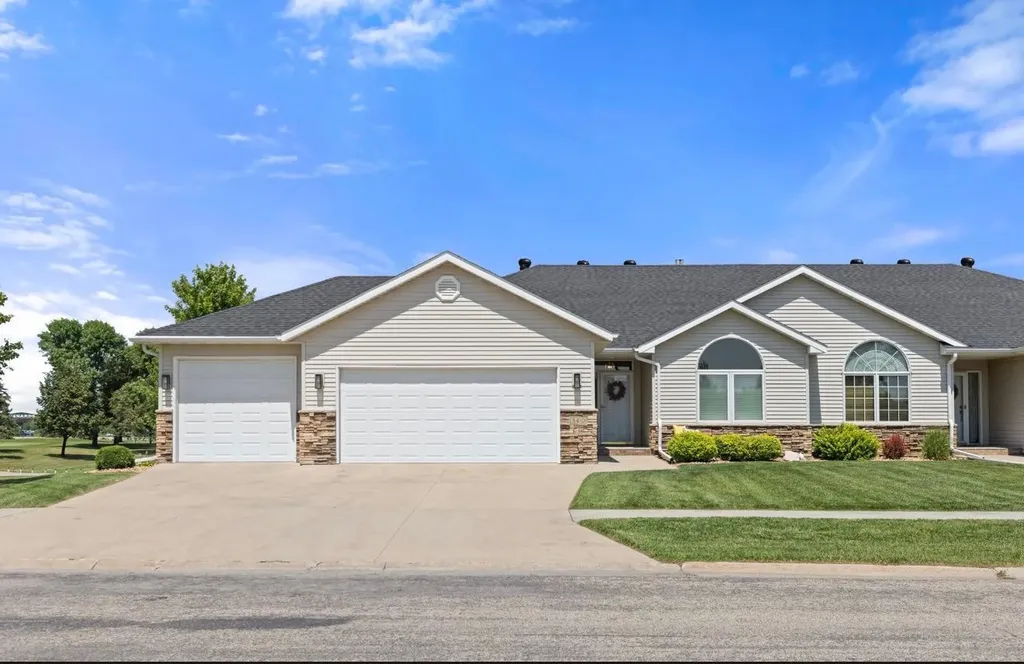 3410 Village Green Drive Moorhead MN 56560