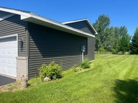1300 Honeysuckle Lane SE Cambridge MN 55008