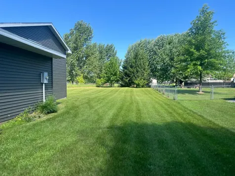 1300 Honeysuckle Lane SE Cambridge MN 55008