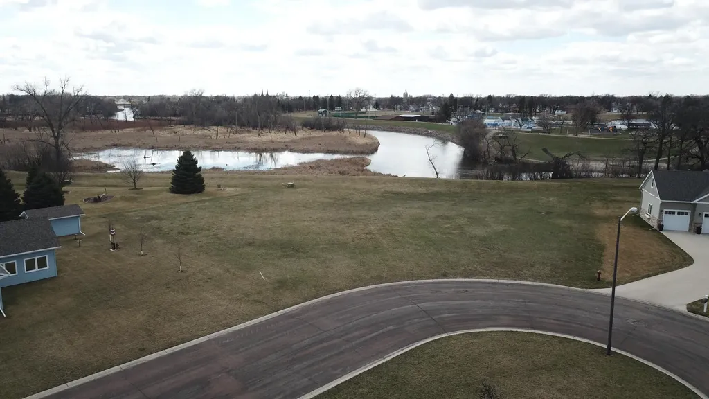 105 Oak Drive Breckenridge MN 56520