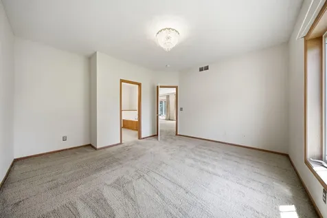 2701 Village Drive Faribault MN 55021