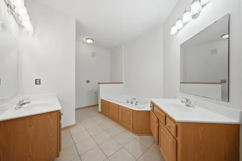 2701 Village Drive Faribault MN 55021