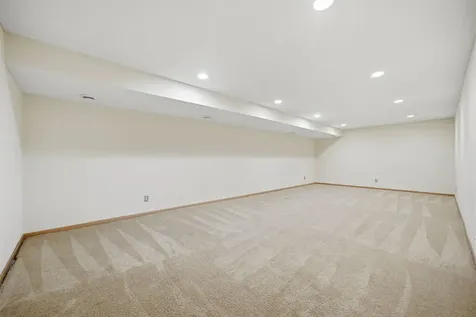 2701 Village Drive Faribault MN 55021