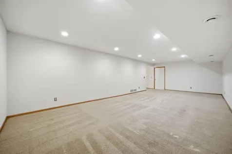 2701 Village Drive Faribault MN 55021