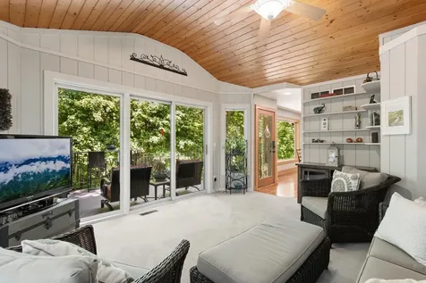 2934 Canyon Road Chaska MN 55318