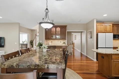 15016 Viewcrest Lane Burnsville MN 55306