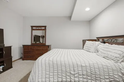 15016 Viewcrest Lane Burnsville MN 55306