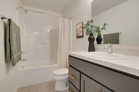 6769 Selkirk Drive S Fargo ND 58104
