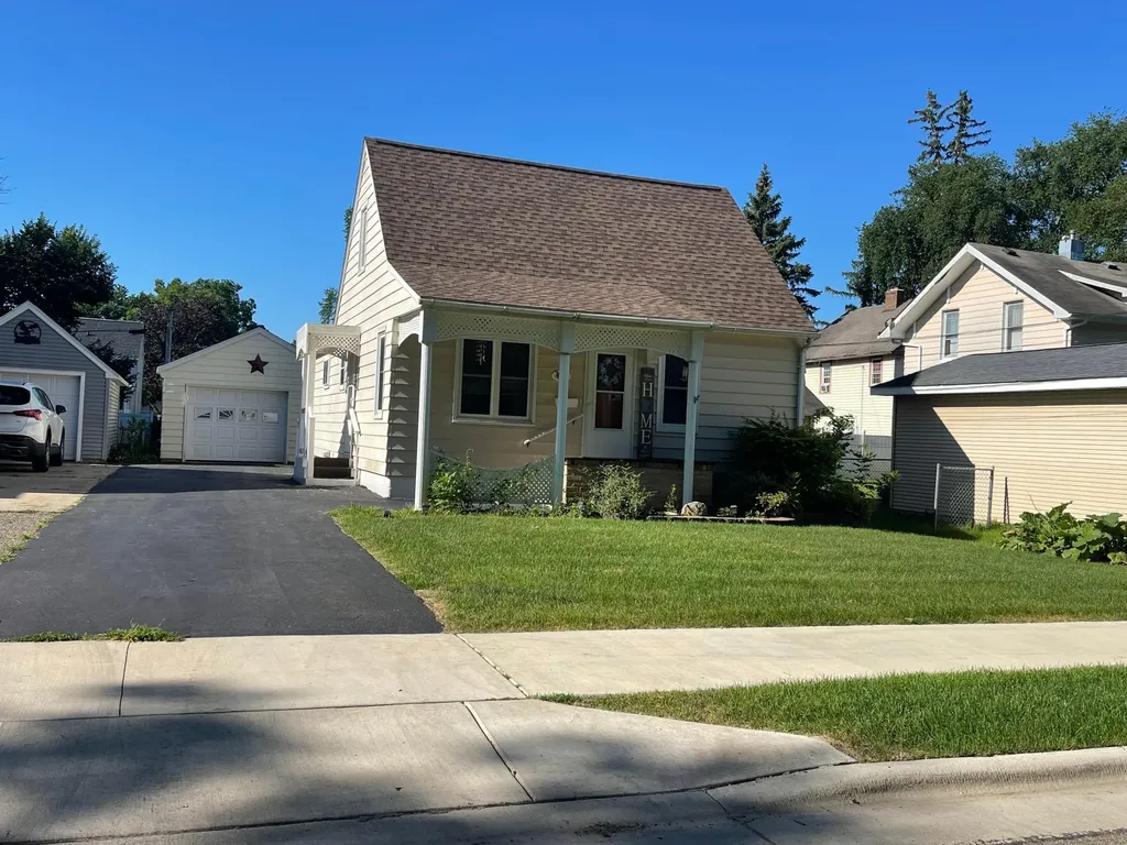 415 10th Avenue SW Austin MN 55912
