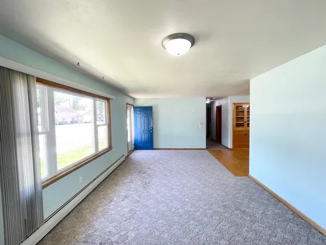402 N Van Buren Avenue Springfield MN 56087