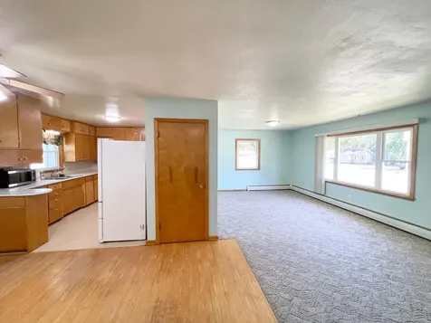 402 N Van Buren Avenue Springfield MN 56087