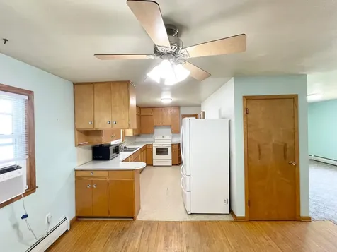 402 N Van Buren Avenue Springfield MN 56087