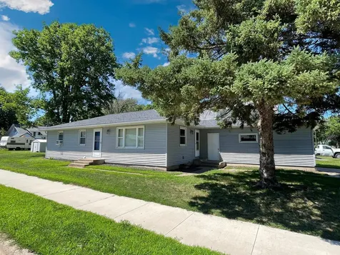 402 N Van Buren Avenue Springfield MN 56087