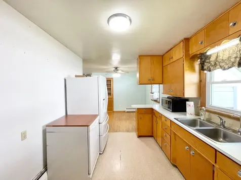 402 N Van Buren Avenue Springfield MN 56087