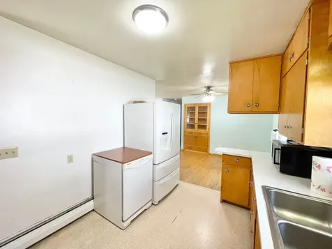 402 N Van Buren Avenue Springfield MN 56087