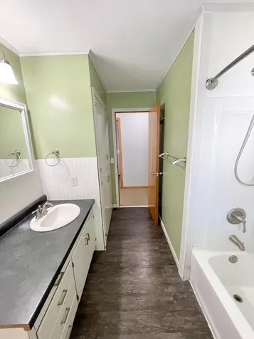 402 N Van Buren Avenue Springfield MN 56087