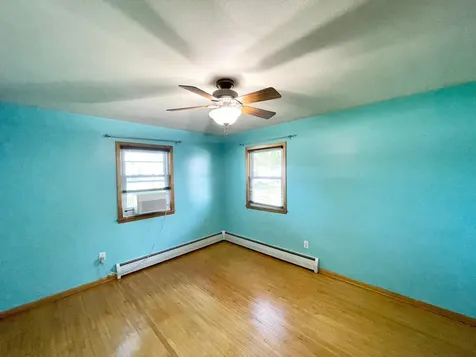 402 N Van Buren Avenue Springfield MN 56087