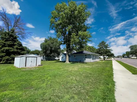 402 N Van Buren Avenue Springfield MN 56087