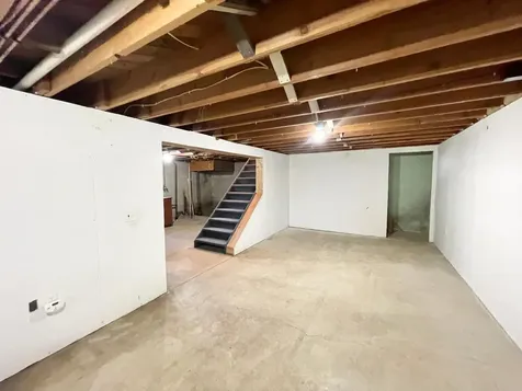 402 N Van Buren Avenue Springfield MN 56087