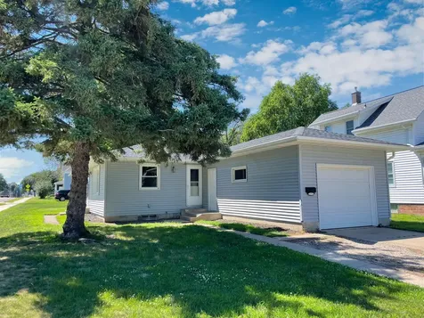 402 N Van Buren Avenue Springfield MN 56087