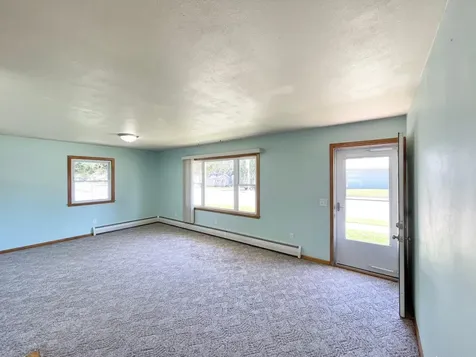 402 N Van Buren Avenue Springfield MN 56087