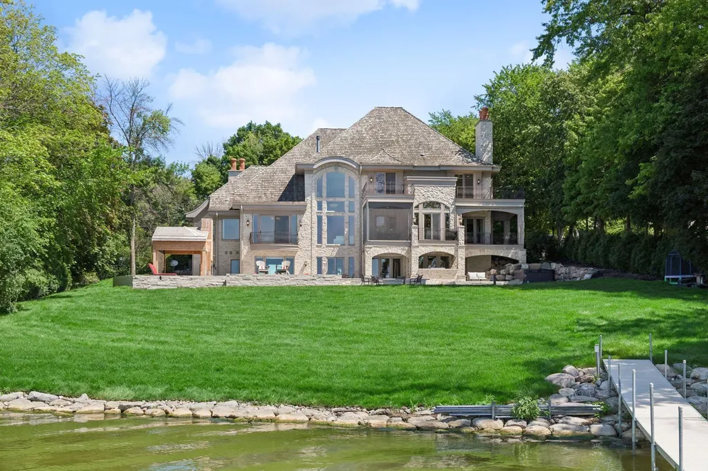 1530 Orchard Beach Place Mound MN 55364
