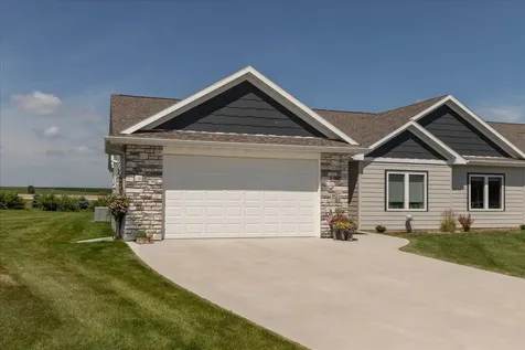 162 Sandstone Drive NW Eyota MN 55934